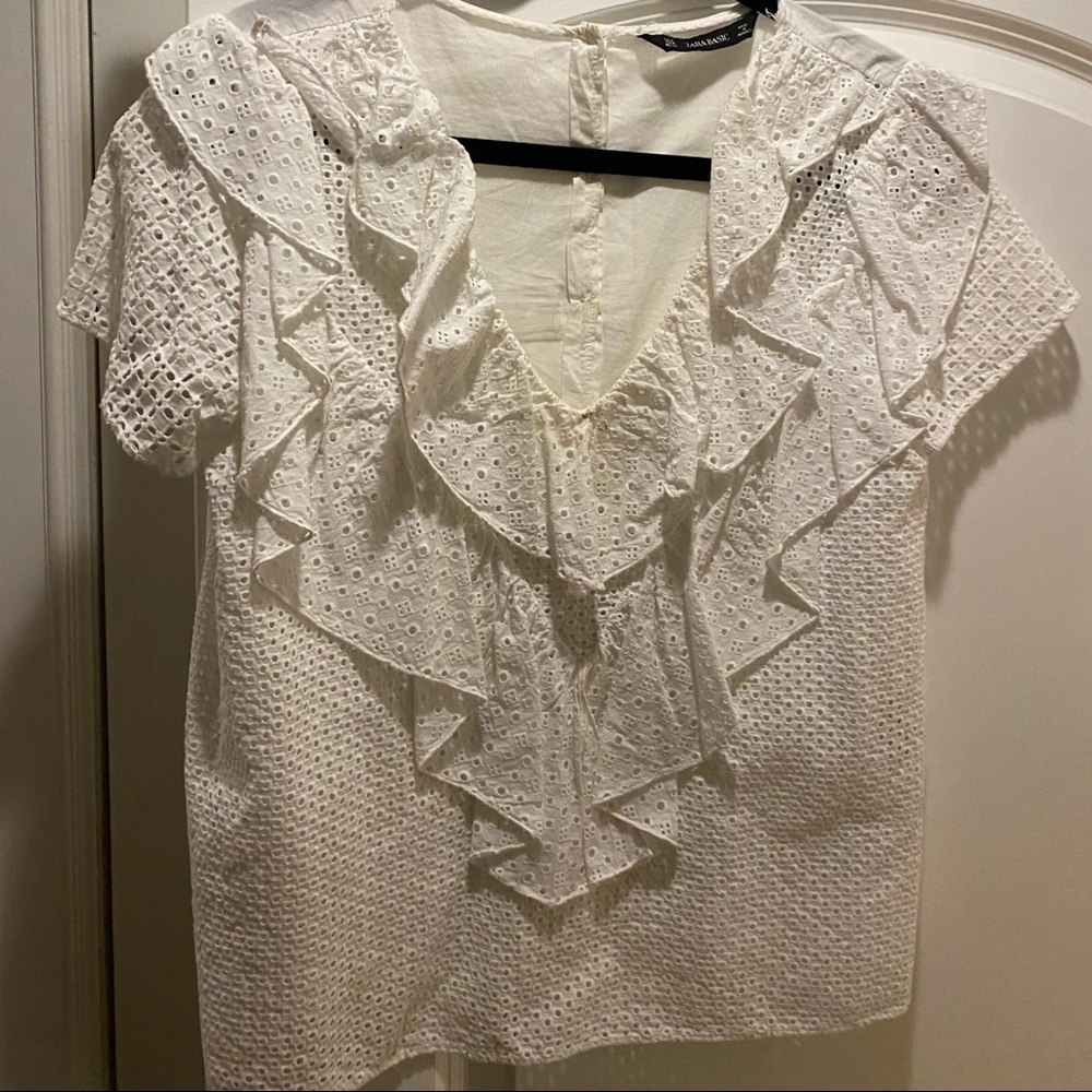 BEAUTIFUL ZARA TOP WITH RUFFLES